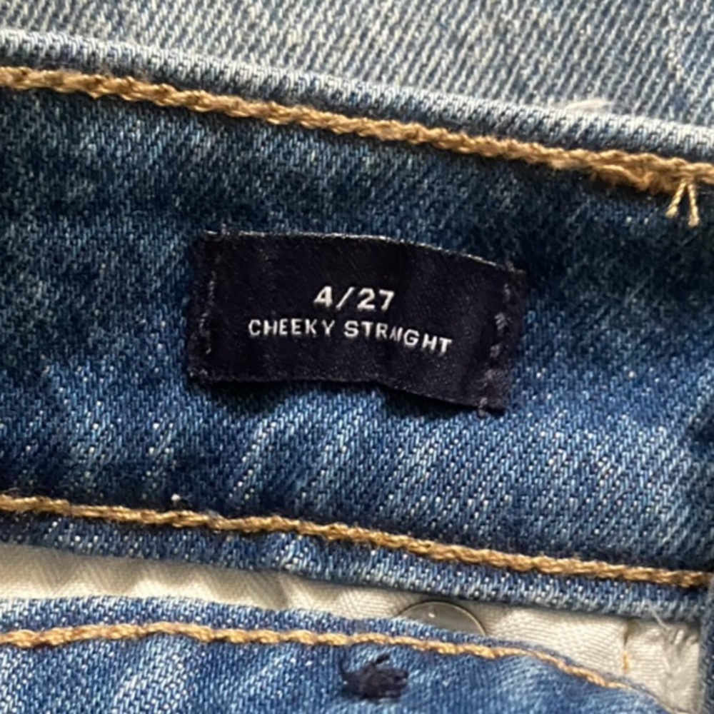 GAP Women Straight Leg Jeans - Medium Blue Wash - Picture 2 of 4